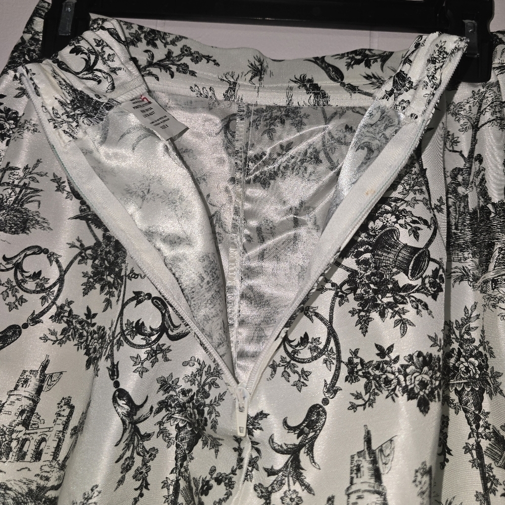 Cropped Ankle Pants French Toile Pattern Elastic Waist Pockets. Women's size 8 - Picture 6 of 7